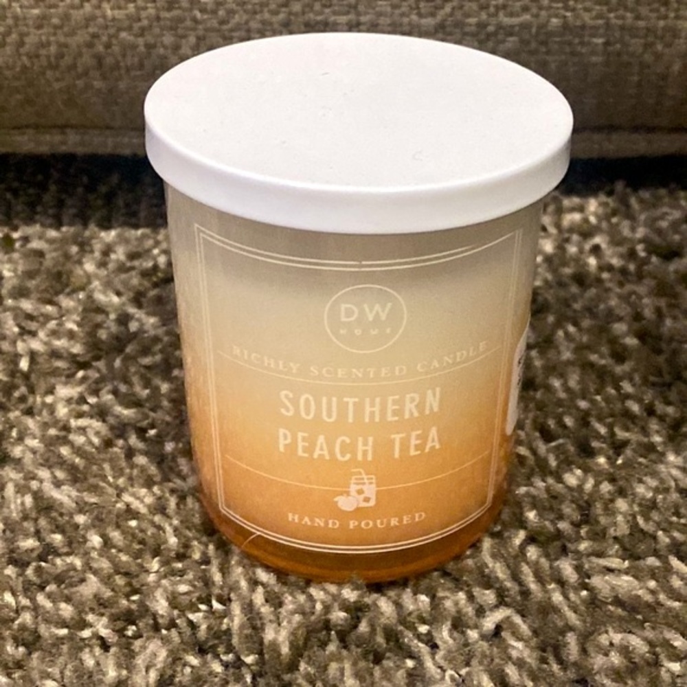 DW Home Southern Peach Tea Scented Rich Wax Candle 3.8 oz